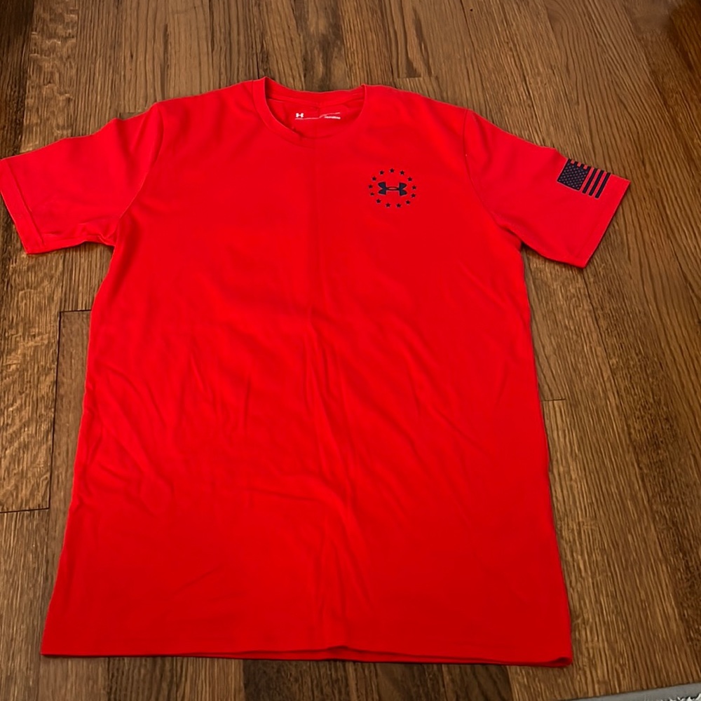 Under Armour men’s t shirt size S